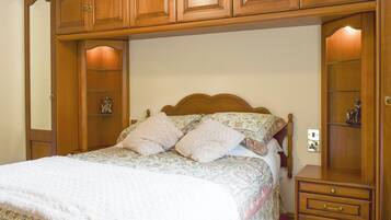 1 habitación y ropa de cama