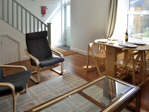 Dining - 2 bedroom accommodation in Warkworth, near Amble (Warkworth, near Amble)