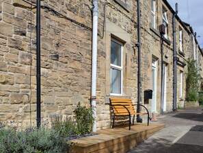 Property grounds - 2 bedroom accommodation in Warkworth, near Amble (Warkworth, near Amble)