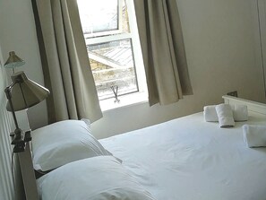 2 bedrooms, free WiFi, bed sheets - 2 bedroom accommodation in Warkworth, near Amble (Warkworth, near Amble)