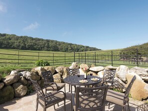 Outdoor dining - 3 bedroom accommodation in Ventnor (Ventnor)