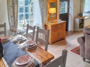 Dining - 2 bedroom accommodation in Stoke Gabriel (Stoke Gabriel)