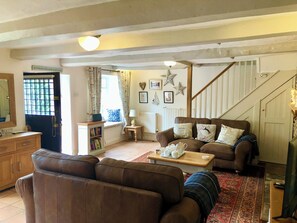 Living area - 2 bedroom accommodation in Stoke Gabriel (Stoke Gabriel)