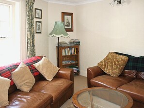 Living area - 4 bedroom accommodation in Robin Hood’s Bay, near Whitby (Robin Hood’s Bay, near Whitby)