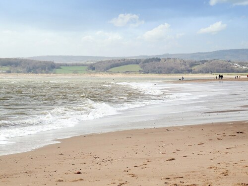 2 bedroom accommodation in Kenton, near Exeter