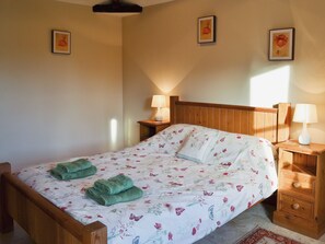 2 bedrooms, free WiFi, bed sheets, wheelchair access