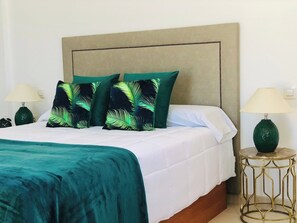 3 bedrooms, soundproofing, iron/ironing board, travel cot