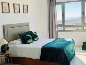 3 habitaciones, insonorización y tabla de planchar con plancha 