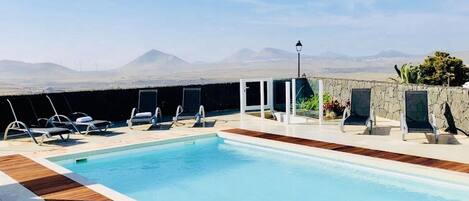 Et oppvarmet basseng