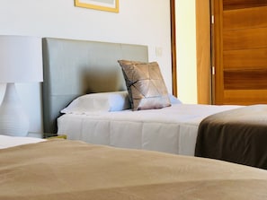 3 bedrooms, desk, soundproofing, iron/ironing board
