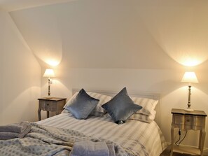3 bedrooms, free WiFi, bed sheets - 3 bedroom accommodation in Gartocharn, near Drymen (Gartocharn, near Drymen)