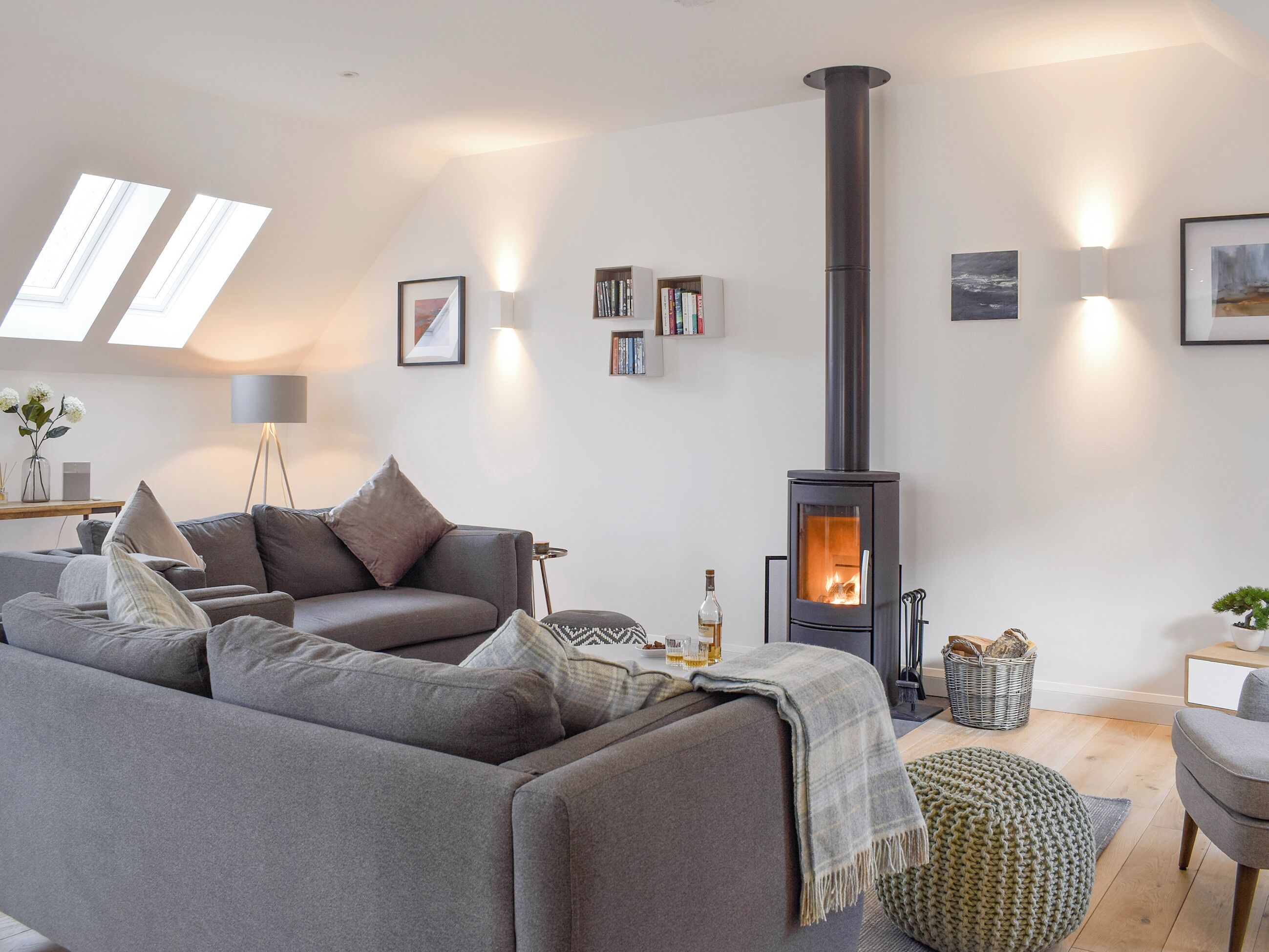 TV, fireplace, Netflix, streaming services