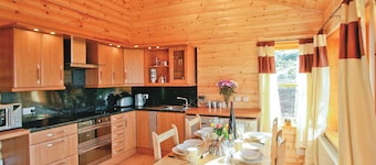 Bracken Log Cabin - S4468
