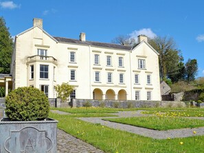 Exterior - 2 bedroom accommodation in Mydroilyn, near Aberaeron (Mydroilyn, near Aberaeron)
