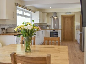 Private kitchen - Brynllin Holiday Cottages - Dildre (Bwlch-Llan, near Aberaeron)