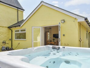 Bain à remous extérieur