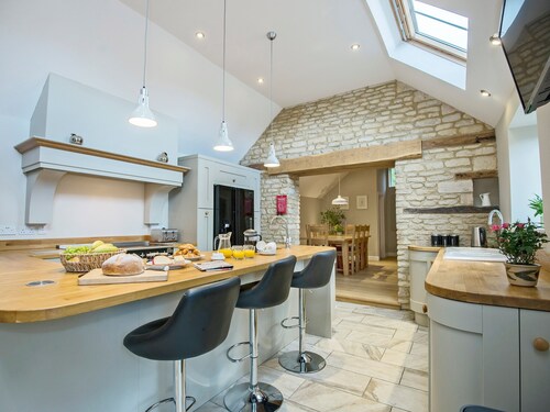 4 bedroom accommodation in Aisby, near Grantham