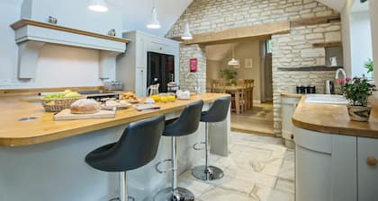 4 bedroom accommodation in Aisby, near Grantham