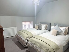 3 bedrooms, bed sheets - 3 bedroom accommodation in Tantobie, Stanley (Tantobie, Stanley)