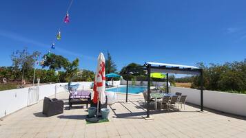 Piscine extérieure, piscine chauffée