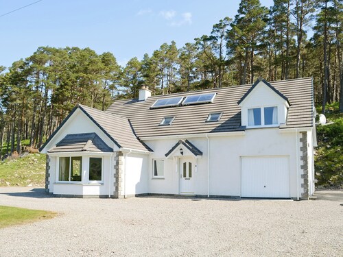 4 bedroom accommodation in Glen Cassley, near Lairg