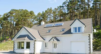 4 bedroom accommodation in Glen Cassley, near Lairg