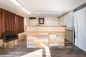 Lobby - Rodeway Inn Cecil (Adel)