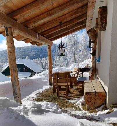 Apartamento Stammhüttn a 1600m Seeh. Vista lejana limpia Cable de calefacción WiFi completamente gratuito.