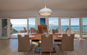 تناول الطعام