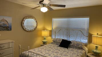 3 bedrooms, iron/ironing board, WiFi, bed sheets