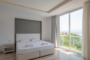 4 habitaciones, escritorio, tabla de planchar con plancha y wifi gratis 