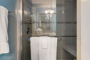 Hair dryer, towels - Waterfront beach-view condo with pool & direct beach access (South Padre Island)