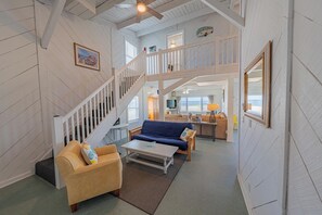 Smart-TV, DVD-Player, Bücher, Videothek