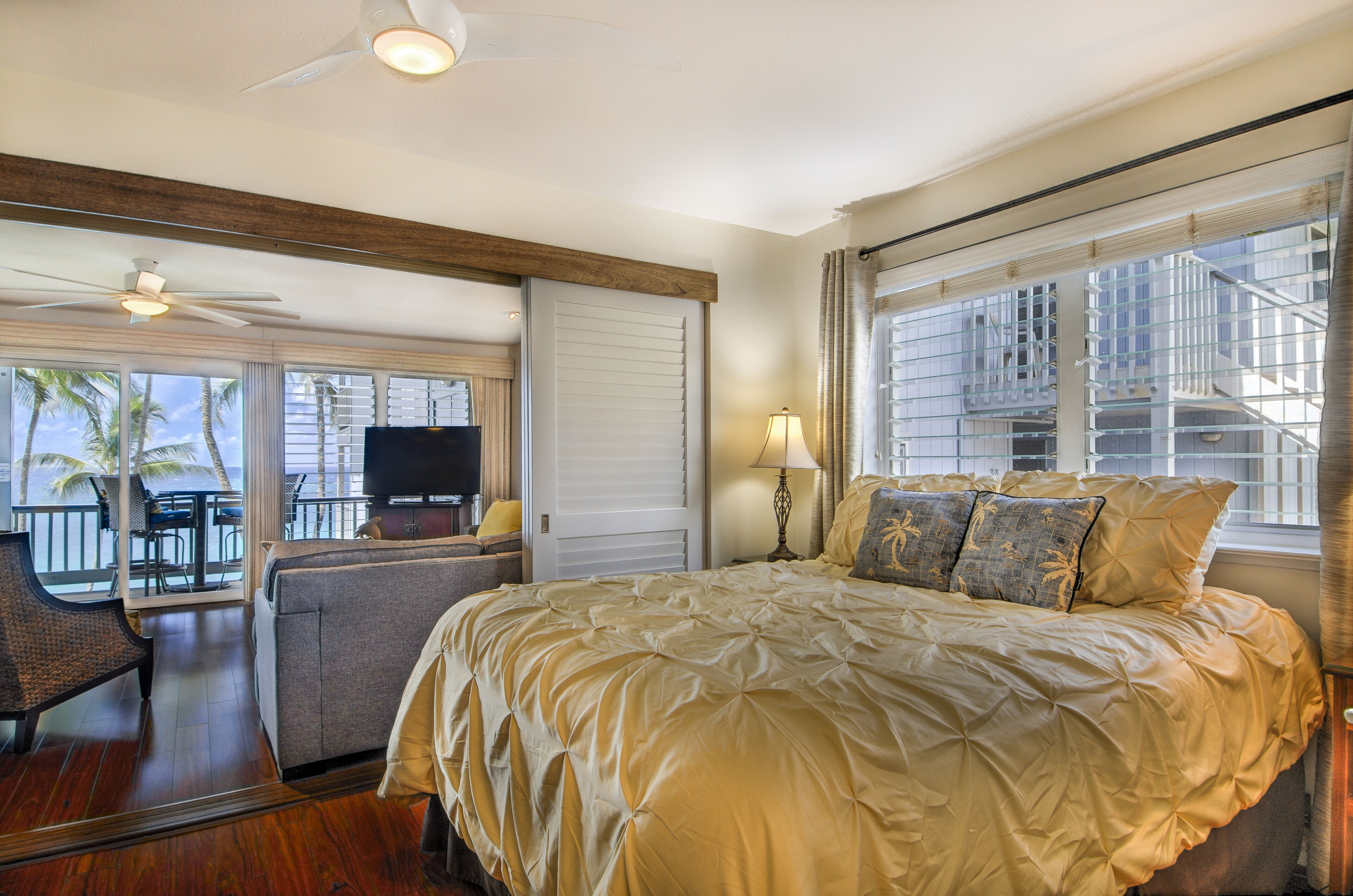 2 bedrooms, in-room safe, iron/ironing board, free WiFi