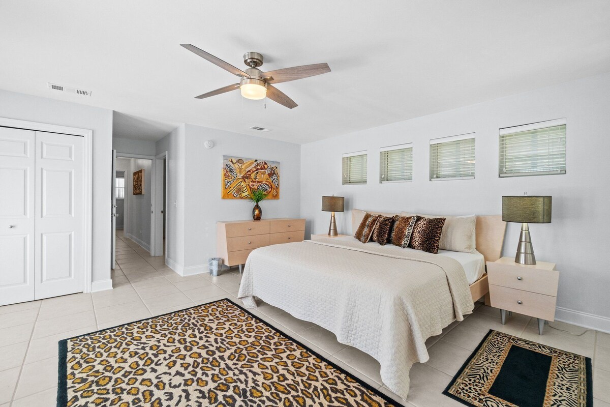 Photo 34 of Pet Friendly! 5 BR/5.5 Bath Luxury~Private Pool~Cabana~Steps to Beach