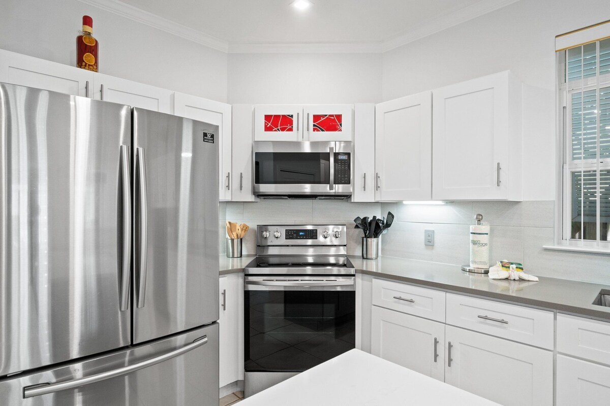 Photo 21 of Pet Friendly! 5 BR/5.5 Bath Luxury~Private Pool~Cabana~Steps to Beach