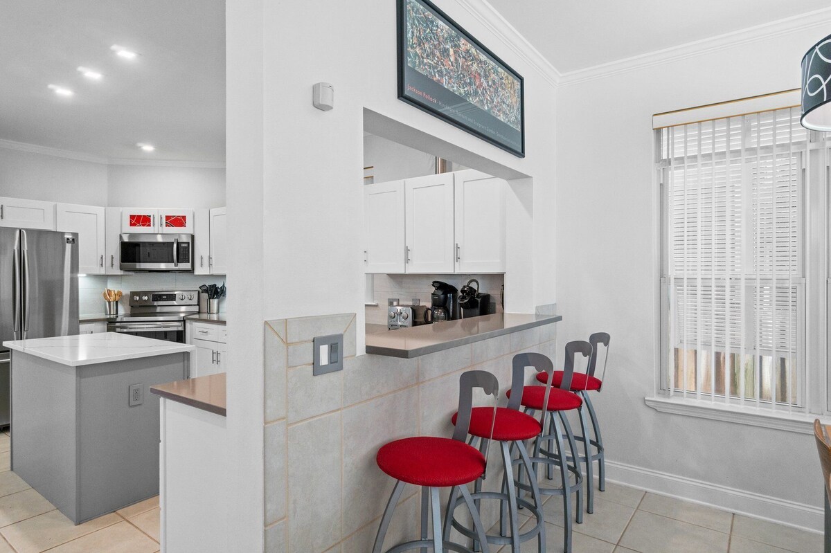 Photo 20 of Pet Friendly! 5 BR/5.5 Bath Luxury~Private Pool~Cabana~Steps to Beach