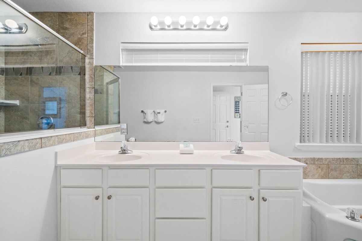 Photo 40 of Pet Friendly! 5 BR/5.5 Bath Luxury~Private Pool~Cabana~Steps to Beach