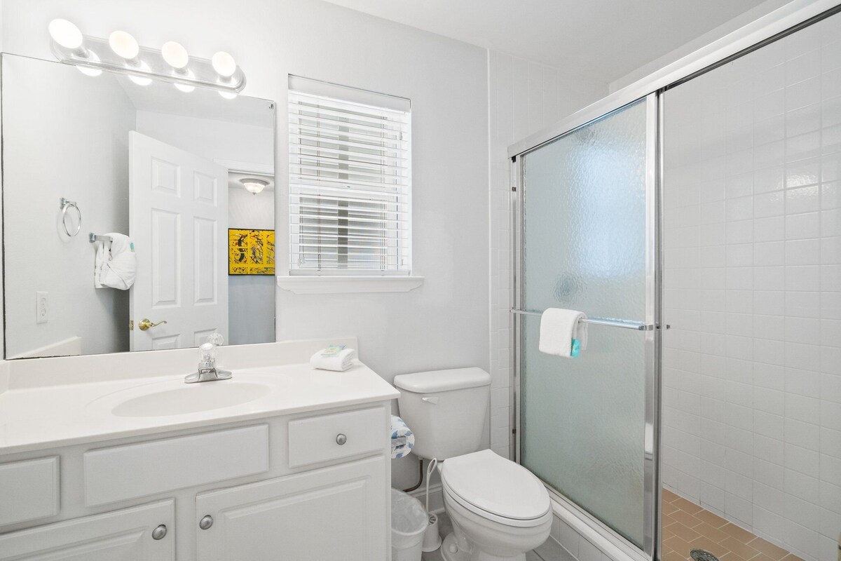 Photo 57 of Pet Friendly! 5 BR/5.5 Bath Luxury~Private Pool~Cabana~Steps to Beach