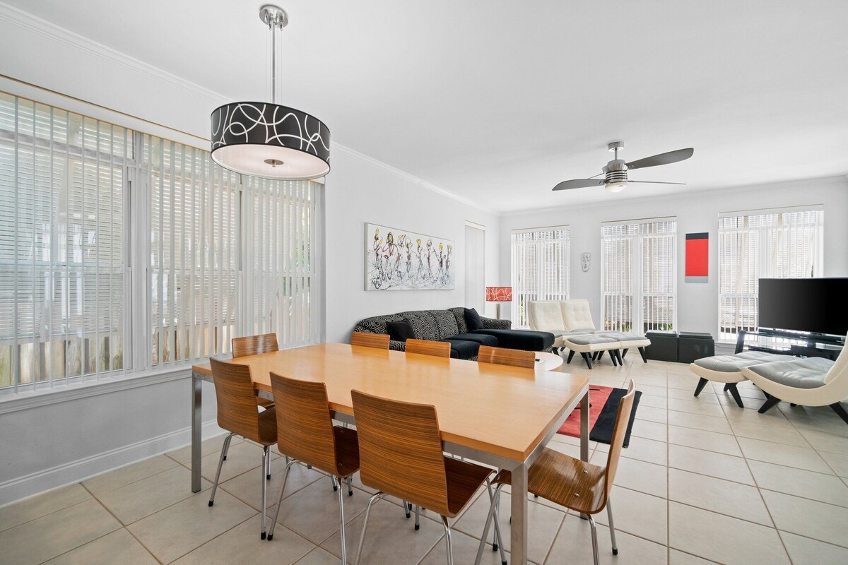 Photo 15 of Pet Friendly! 5 BR/5.5 Bath Luxury~Private Pool~Cabana~Steps to Beach