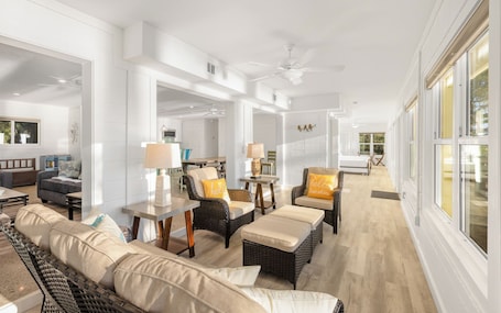 Interior. Easy Breezy - Pet-Friendly Seagrove Beach Home with Eastern Lake Views