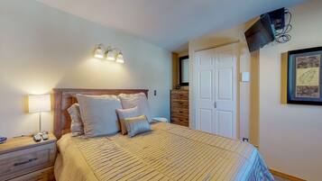 1 bedroom, iron/ironing board, internet, bed sheets