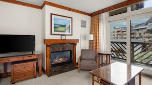 Televisión y chimenea