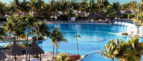 Outdoor pool, a heated pool