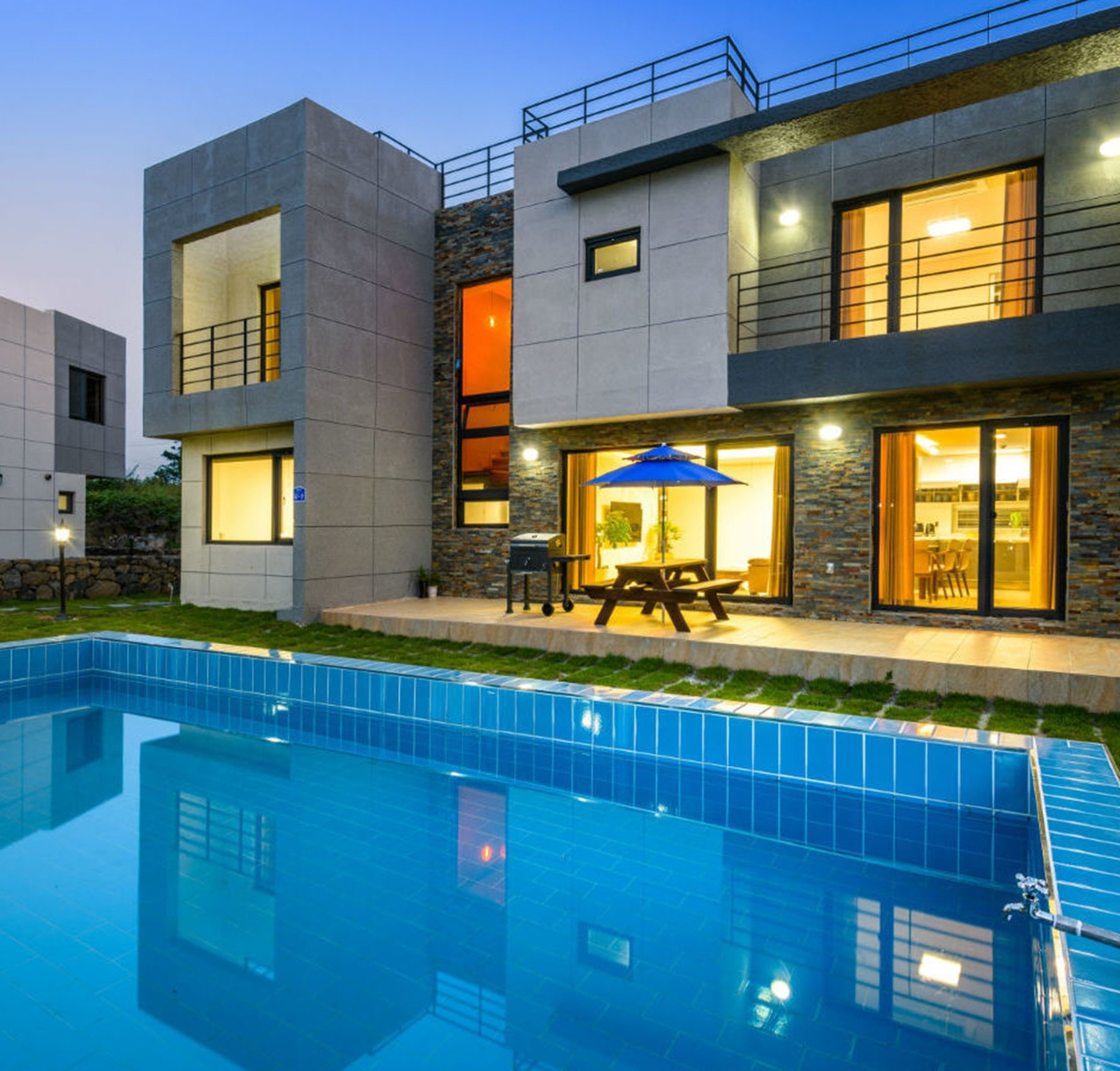 Piscine extérieure (ouverte en saison)