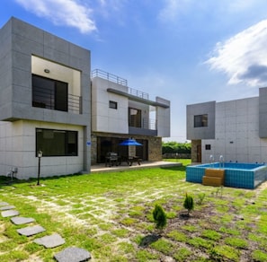 Piscina externa sazonal