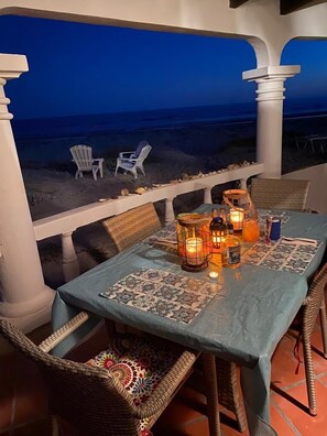 Outdoor dining - BEACHFRONT 2 BDRM 2 bath. Sleeps 6. PET Friendly & SECURE.  (Puerto Penasco)