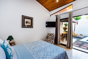 3 bedrooms, iron/ironing board, travel cot, free WiFi