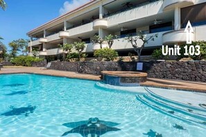 Piscina all'aperto, una piscina riscaldata