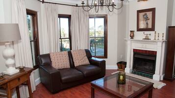 Deluxe House, Multiple Beds, Non Smoking, Golf View | Living area | Flat-screen TV